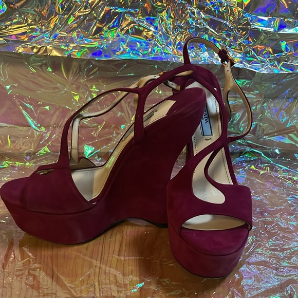 ‼️AUTHENTIC‼️PRADA Suede Magenta Open Toe Wedges 38.5 - Picture 3 of 8